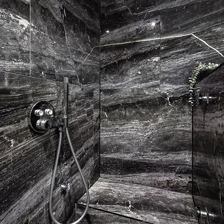 Royal Mile 2bedroom شقة *