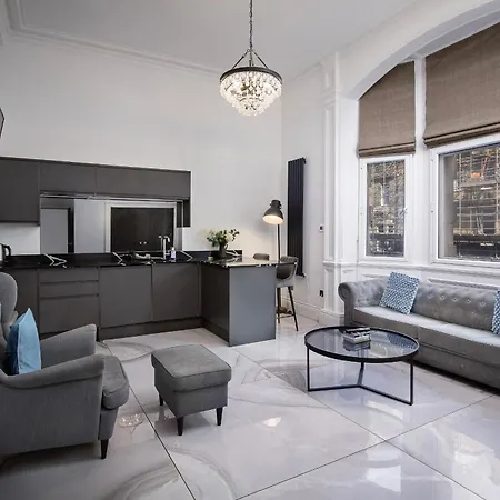 Royal Mile 2bedroom דירה