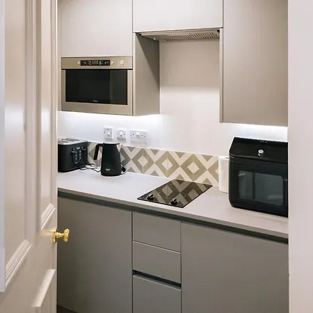 Chic 1bd Flat - Wviews Of Castle! *