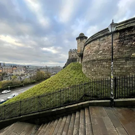 Apartment Chic 1bd Flat - Wviews Of Castle!