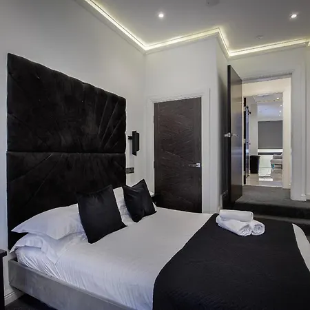 Stylish 2br With Private Steam