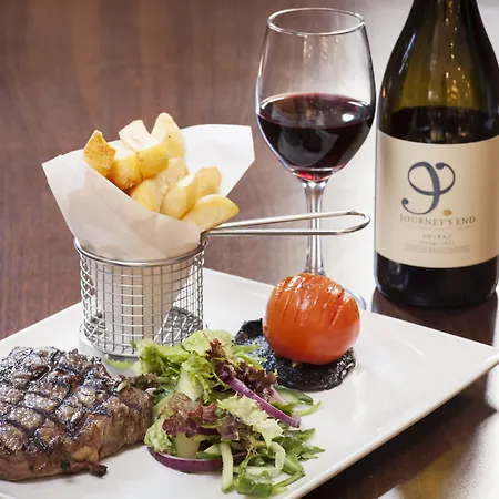 Radisson Blu Hotel, Centre 4*