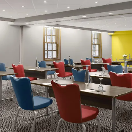 Radisson Blu Hotel, Centre Hotel 4*