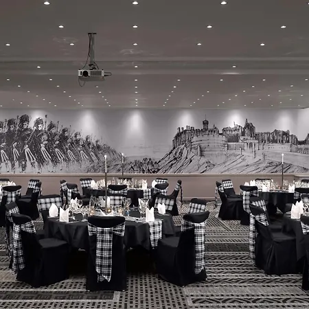 Hotel Radisson Blu Hotel, Centre 4*