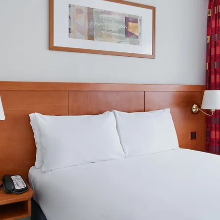 Hotell Express West By Ihg 3*