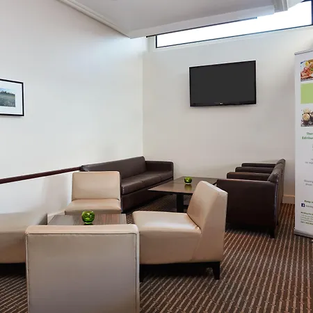 Отель Express West By Ihg 3*