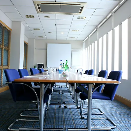 Express West By Ihg Hotel