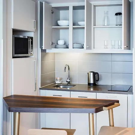 Adagio Royal Mile 4* إدنبرة