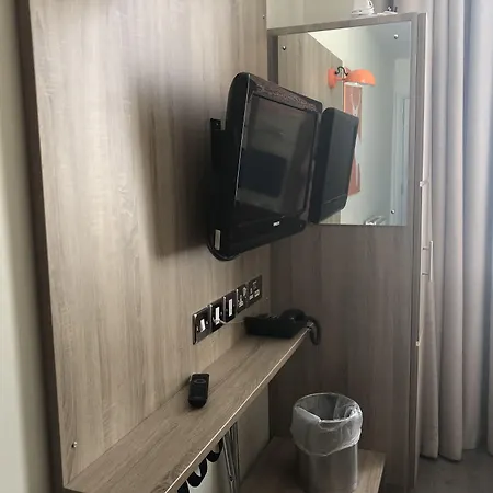 Cairn & 3* Edinburgh