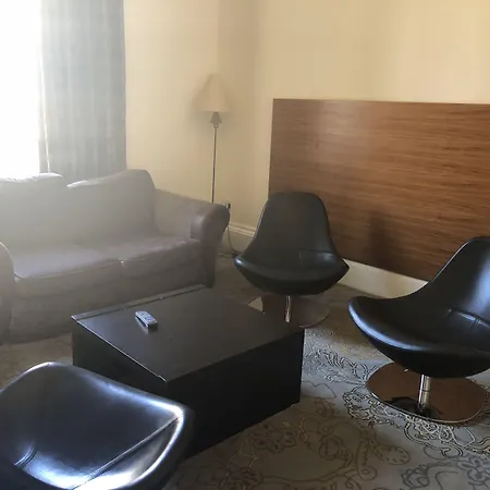 Cairn & شقة فندقية