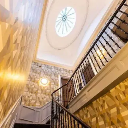 Cairn & شقة فندقية إدنبرة