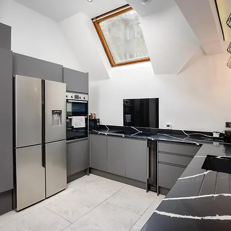 Apartment Boutique 2br On Royal Mile - Freestanding Bathtub