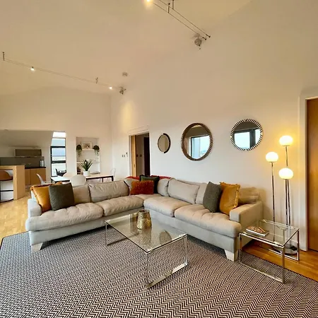 Apartment Penthouse 101 *