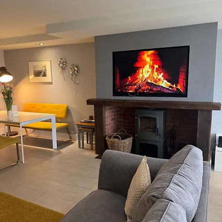 度假居 Sleeps 10 - Hot Tub - Pool Table - Play Park