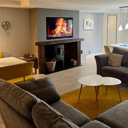 Sleeps 10 - Hot Tub - Pool Table - Play Park 度假居 *