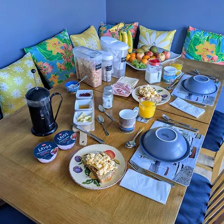 From Bed & Breakfast 3*