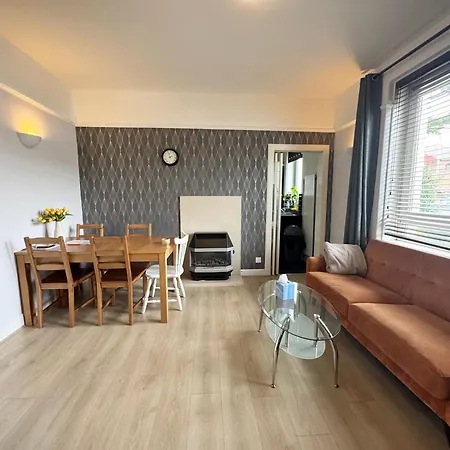 Peaceful Centre Retreat At Great Location And Easy Access Appartement *