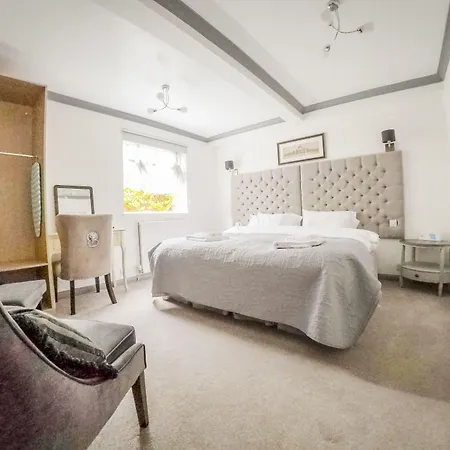 Allison House 17 3*
