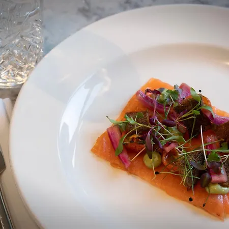 Marriott Holyrood 4*