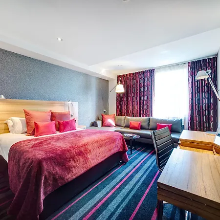 Apex Of 4* Edimburgo