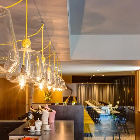 Hotel Apex Of 4*