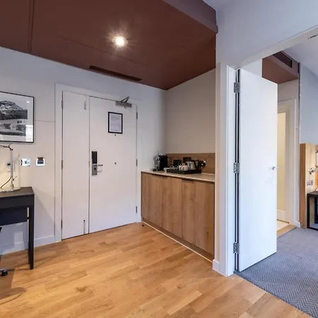 Apex Of 4* Edimburgo