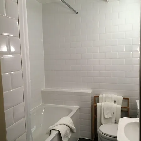 B+B Edinburgh Hotel