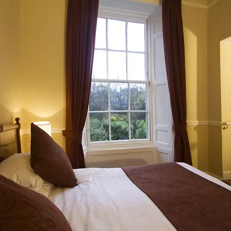 Royal Scots Club Hotel