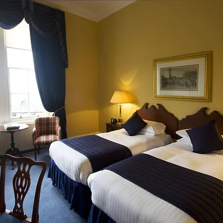 Royal Scots Club Hotel 3*
