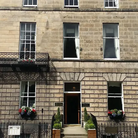 Royal Scots Club Hotel 3*