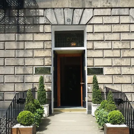 Royal Scots Club Hotel 3*