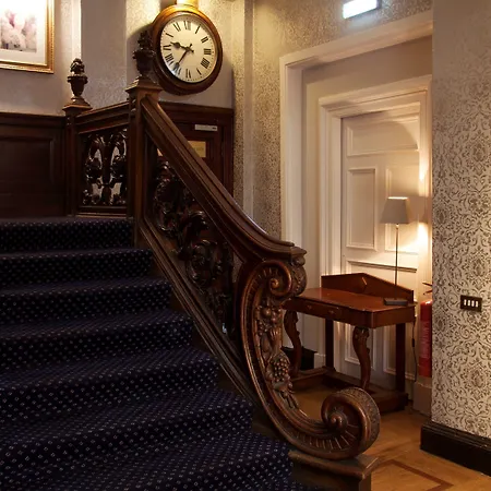 Royal Scots Club Hotel Edimburgo