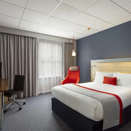 Express Centre By Ihg Hotel 3*