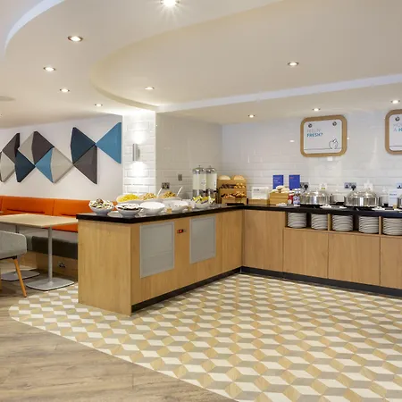 Hotel Express Centre By Ihg 3*