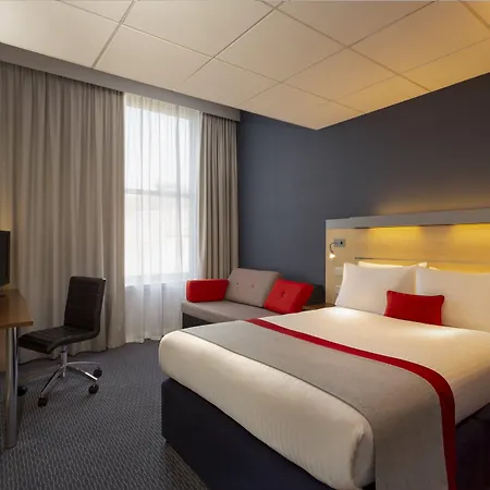 Hotel Express Centre By Ihg 3*