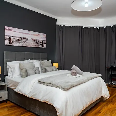 Luxury 5bd, Gym, Parking, Bus To Airport, Sleeps10 * Edinburgh
