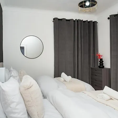Luxury 5bd, Gym, Parking, Bus To Airport, Sleeps10 Edinburgh