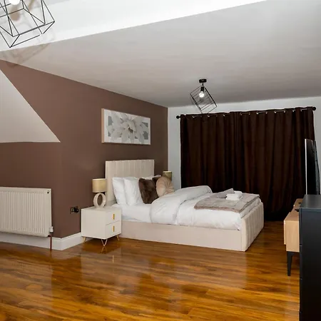 Luxury 5bd, Gym, Parking, Bus To Airport, Sleeps10 Villa Edinburgh