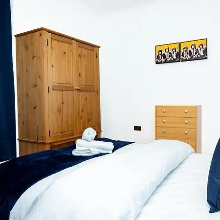 Villa Luxury 5bd, Gym, Parking, Bus To Airport, Sleeps10 *