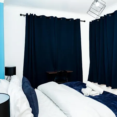 Luxury 5bd, Gym, Parking, Bus To Airport, Sleeps10 Villa