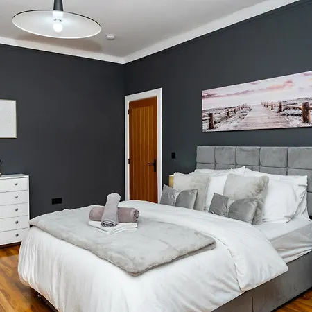 Luxury 5bd, Gym, Parking, Bus To Airport, Sleeps10 Villa Edinburgh
