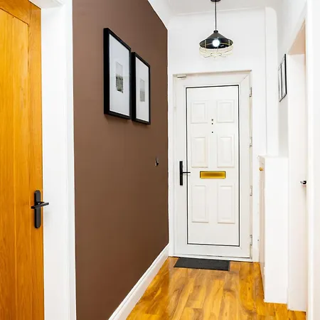 Villa Luxury 5bd, Gym, Parking, Bus To Airport, Sleeps10