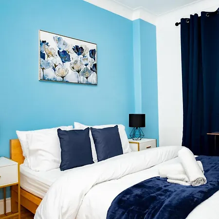Luxury 5bd, Gym, Parking, Bus To Airport, Sleeps10 *