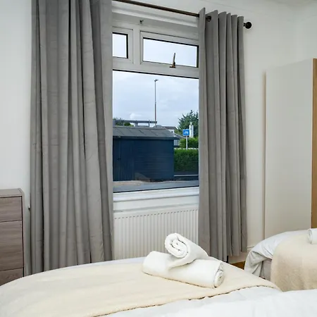 Luxury 5bd, Gym, Parking, Bus To Airport, Sleeps10