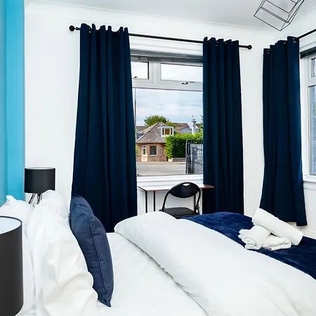 Luxury 5bd, Gym, Parking, Bus To Airport, Sleeps10 Villa