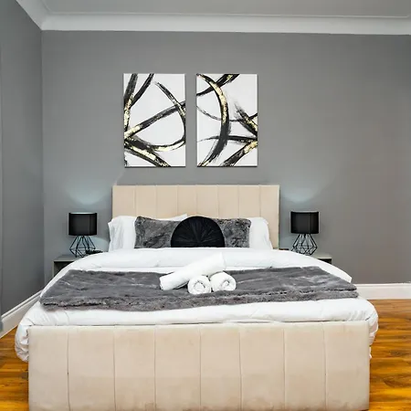 Villa Luxury 5bd, Gym, Parking, Bus To Airport, Sleeps10 Edinburgh