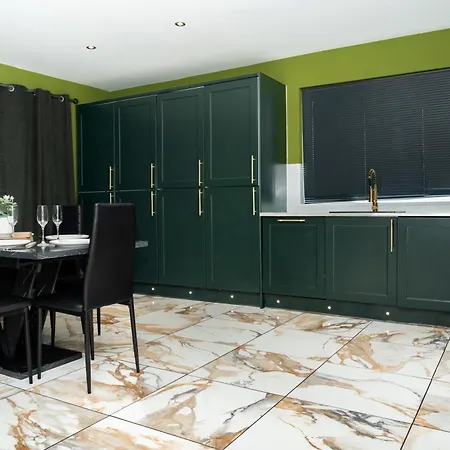 Luxury 5bd, Gym, Parking, Bus To Airport, Sleeps10 Villa Edinburgh