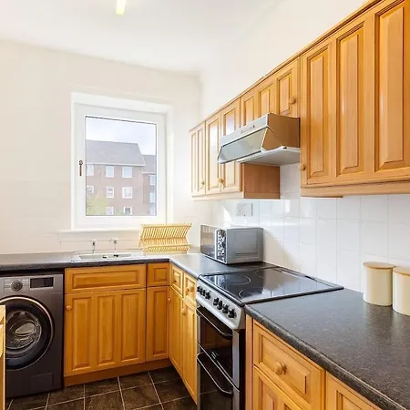 Bright & Spacious 2 Bedroom Flat Lägenhet *