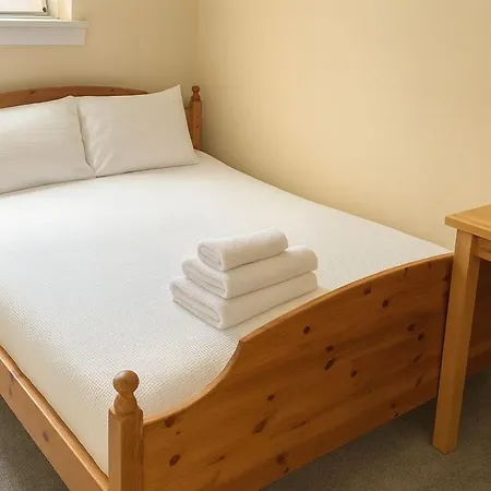 Apartment Bright & Spacious 2 Bedroom Flat