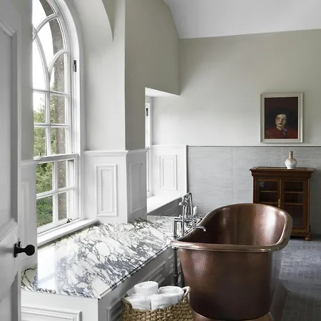 Luxury Edinburgh Residences Ss شقة *